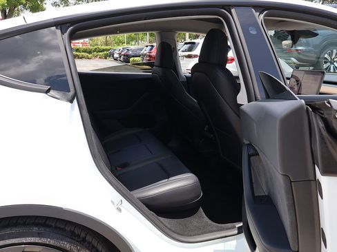 Used 2024 Tesla Model Y Performance AWD/4WD image 37