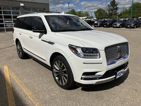 Used 2020 Lincoln Navigator Reserve w/ Luxury Package image 3