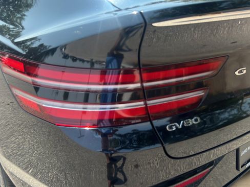 Used 2025 Genesis GV80 3.5T AWD/4WD image 12