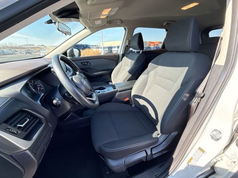 Used 2023 Nissan Rogue S image 12