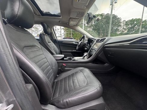 Used 2014 Ford Fusion SE w/ Equipment Group 202A FWD image 13