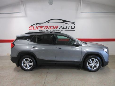 Used 2020 GMC Terrain SLE w/ Driver Convenience Package image 5