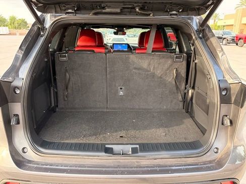 Used 2023 Toyota Highlander XSE FWD image 21