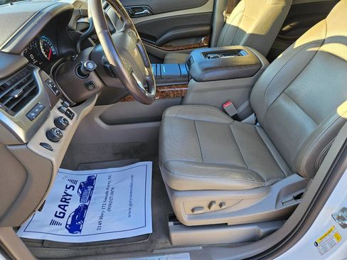 Used 2020 Chevrolet Suburban Premier AWD/4WD image 12