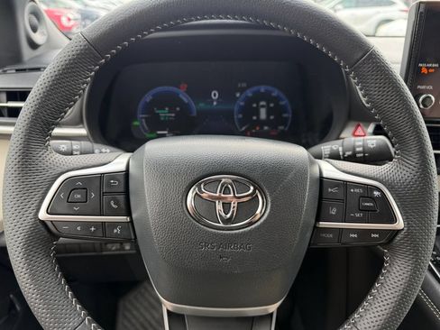 Used 2026 Toyota Sienna Limited AWD/4WD image 42