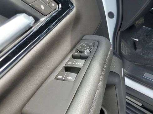 New 2026 GMC Yukon XL Denali w/ Sun & Power Step Package AWD/4WD image 18