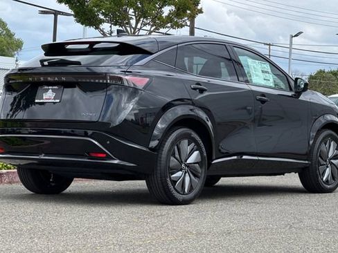 New 2025 Nissan Ariya AWD image 5