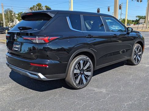 New 2025 Mitsubishi Outlander SE image 5