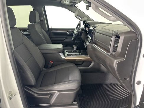 Used 2023 Chevrolet Silverado 1500 LT w/ Z71 Off-Road Package image 13