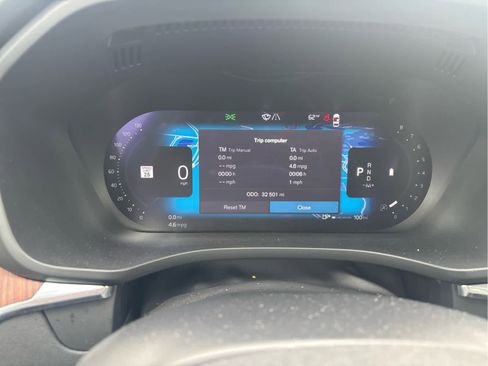 Used 2023 Volvo XC60 B5 Plus AWD/4WD image 19