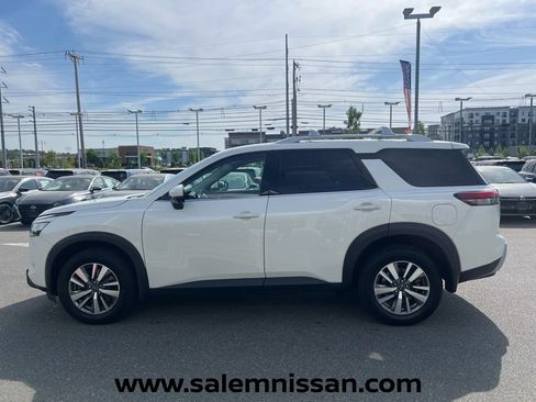 Certified 2023 Nissan Pathfinder SL AWD/4WD image 4
