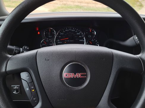 Used 2023 GMC Savana 2500 w/ Driver Convenience Package image 19