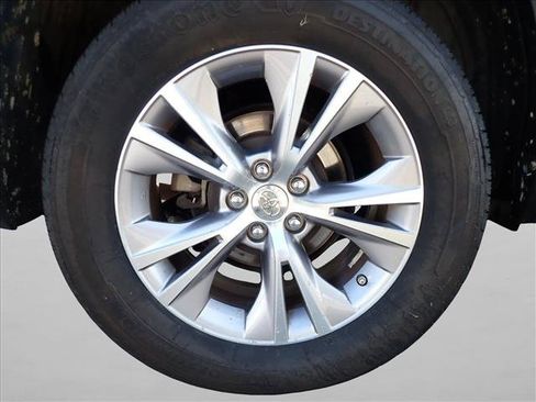 Used 2015 Toyota Highlander XLE FWD image 7