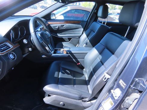 Used 2014 Mercedes-Benz E 350 4MATIC Sedan image 10