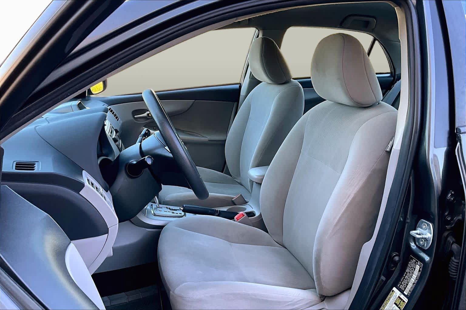 Used 2012 Toyota Corolla LE FWD image 9