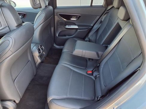 Used 2025 Mercedes-Benz GLC 300 image 18
