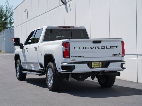 Certified 2024 Chevrolet Silverado 3500 High Country w/ LPO, Dark Essentials Package AWD/4WD image 5