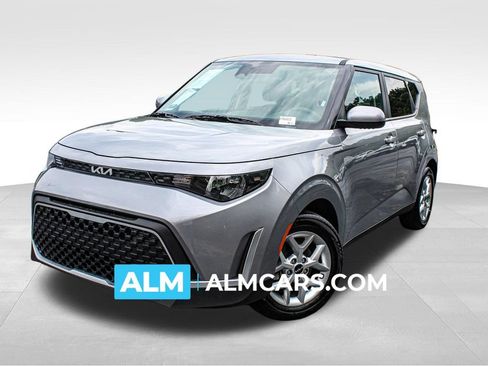 Used 2025 Kia Soul LX w/ LX Technology Package FWD image 1