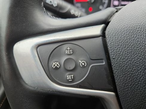 Used 2018 GMC Terrain SLE w/ Driver Convenience Package FWD image 19