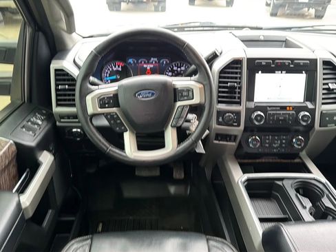 Used 2019 Ford F250 Lariat w/ Chrome Package image 60