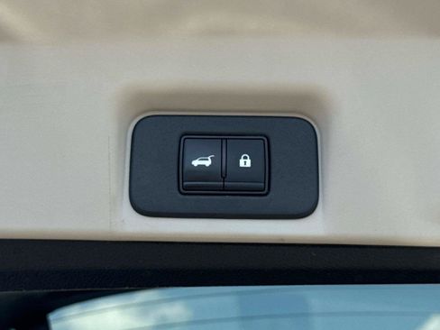 Used 2023 Nissan Ariya AWD image 13
