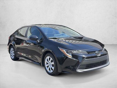 Used 2024 Toyota Corolla LE FWD image 3