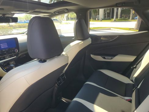 Used 2023 Lexus NX 350h AWD image 16