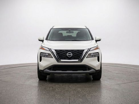 Used 2025 Nissan Rogue SV AWD/4WD image 2