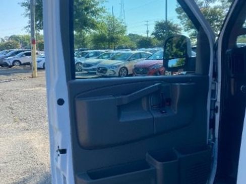 Used 2022 Chevrolet Express 2500 w/ Driver Convenience Package RWD image 14