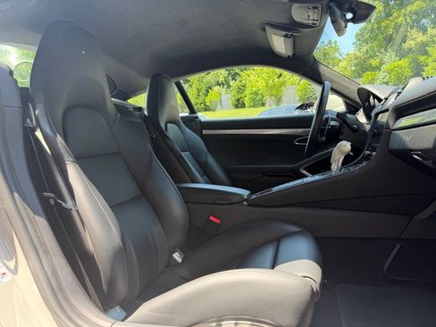 Certified 2024 Porsche 718 Cayman GTS RWD image 22