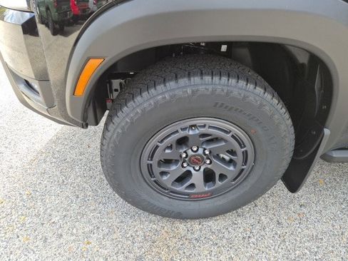 New 2026 Nissan Frontier PRO-4X w/ Pro-4x Convenience Package image 6