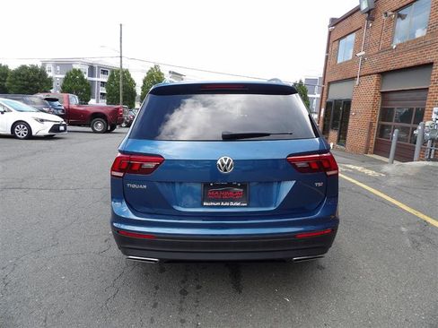 Used 2018 Volkswagen Tiguan S image 7