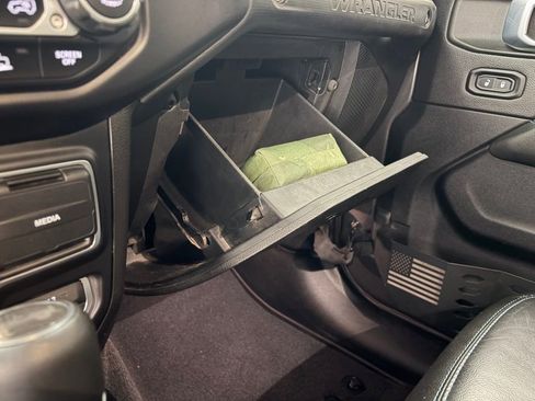 Used 2021 Jeep Wrangler Unlimited Rubicon 4xe w/ Steel Bumper Group image 34