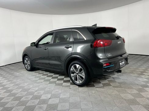 Used 2022 Kia Niro EX Premium w/ Cold Weather Package image 8