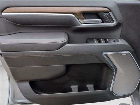 Used 2026 Chevrolet Silverado 2500 High Country w/ High Country Premium Package AWD/4WD image 11