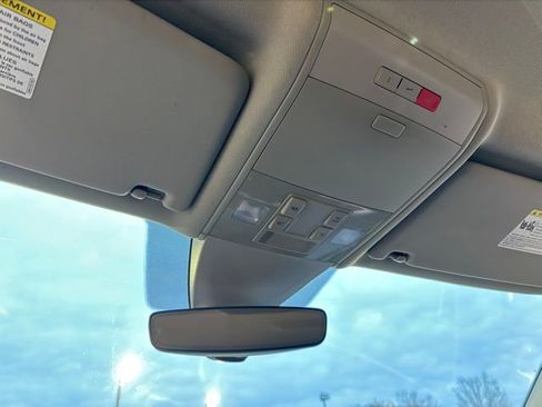 Used 2018 Volkswagen Atlas SE image 27