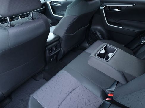 Used 2025 Toyota RAV4 XLE image 24