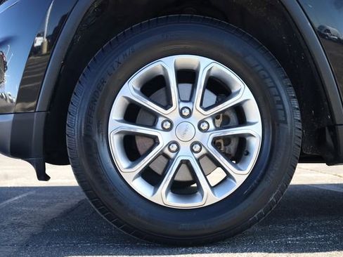 Used 2015 Jeep Grand Cherokee Limited w/ Luxury Group II image 8