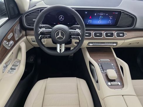 New 2026 Mercedes-Benz GLS 450 4MATIC image 10