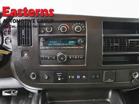 Used 2021 Chevrolet Express 3500 w/ Driver Convenience Package RWD image 12