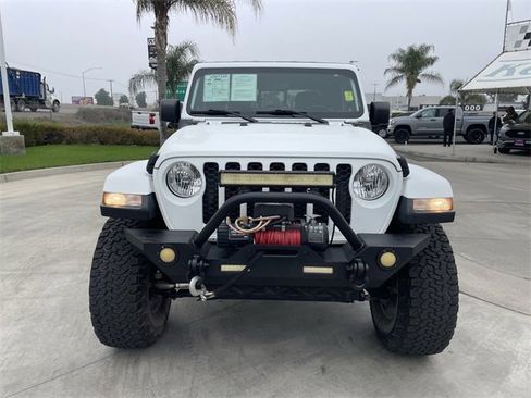 Used 2021 Jeep Gladiator Sport image 3