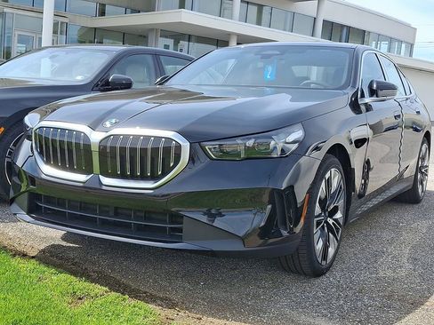 New 2027 BMW 530i xDrive AWD/4WD image 3