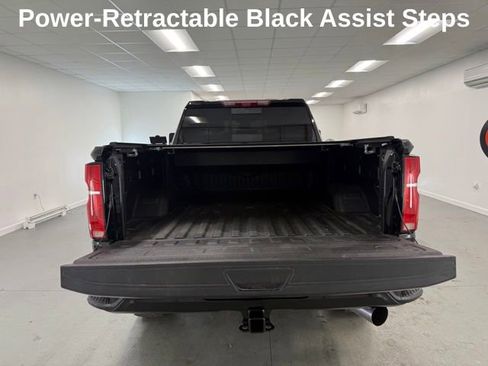 Used 2025 Chevrolet Silverado 2500 High Country w/ High Country Premium Package AWD/4WD image 9