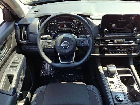 Certified 2025 Nissan Pathfinder S AWD/4WD image 13