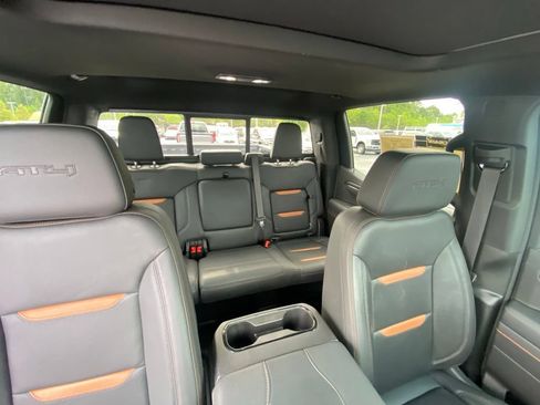 Used 2025 GMC Sierra 1500 AT4 w/ AT4 Premium Package AWD/4WD image 29