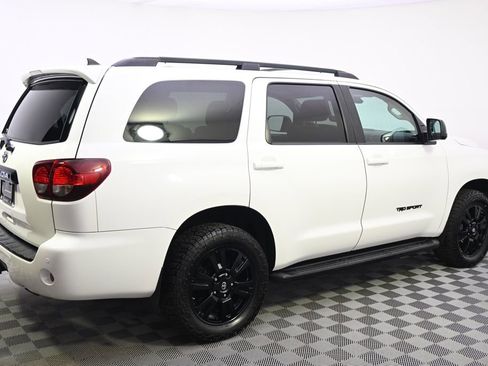 Used 2018 Toyota Sequoia TRD Sport AWD/4WD image 7