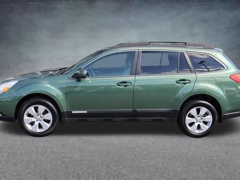 Used 2010 Subaru Outback 2.5i Limited AWD/4WD image 4