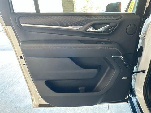 Used 2021 GMC Yukon XL Denali w/ Denali Premium Package image 23