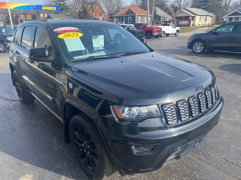 Used 2021 Jeep Grand Cherokee Laredo X image 4