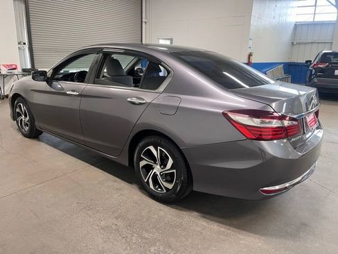 Used 2017 Honda Accord LX image 5